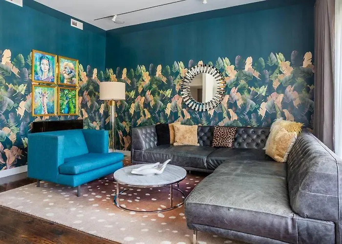 Duplex 3 Bed 2 Bat Steps From Lincoln Square Apartment