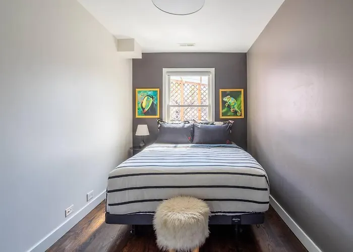 Duplex 3 Bed 2 Bat Steps From Lincoln Square Apartment *