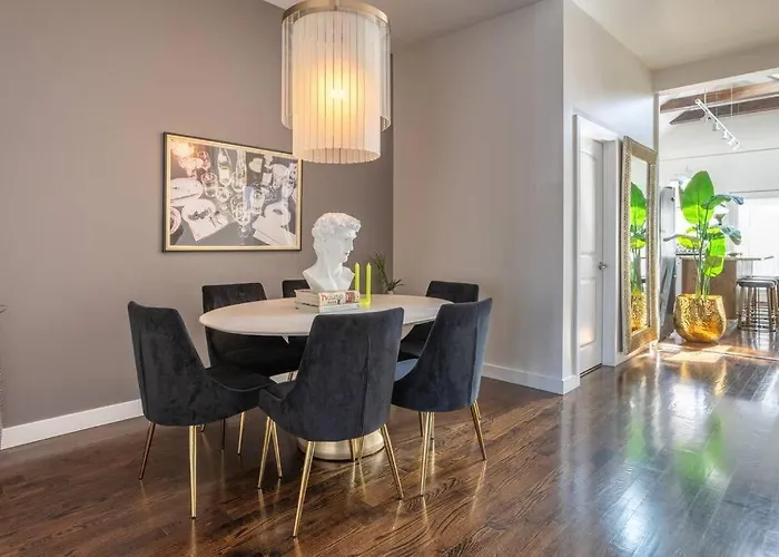 Duplex 3 Bed 2 Bat Steps From Lincoln Square Apartment