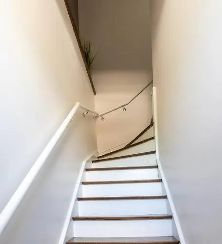 Duplex 3 Bed 2 Bat Steps From Lincoln Square Apartment