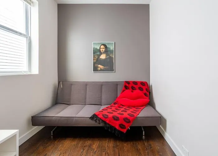 Duplex 3 Bed 2 Bat Steps From Lincoln Square Chicago