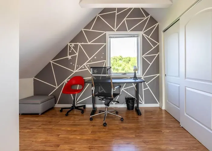 Duplex 3 Bed 2 Bat Steps From Lincoln Square