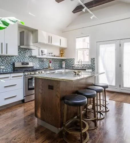 Duplex 3 Bed 2 Bat Steps From Lincoln Square * Chicago