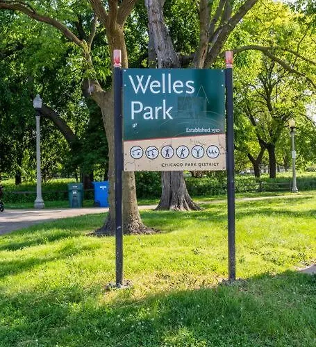 Duplex 3 Bed 2 Bat Steps From Lincoln Square * Chicago