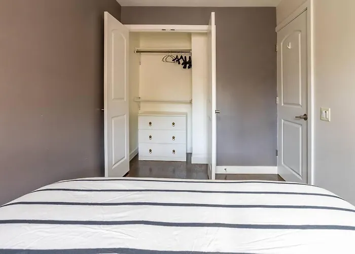 Apartment Duplex 3 Bed 2 Bat Steps From Lincoln Square