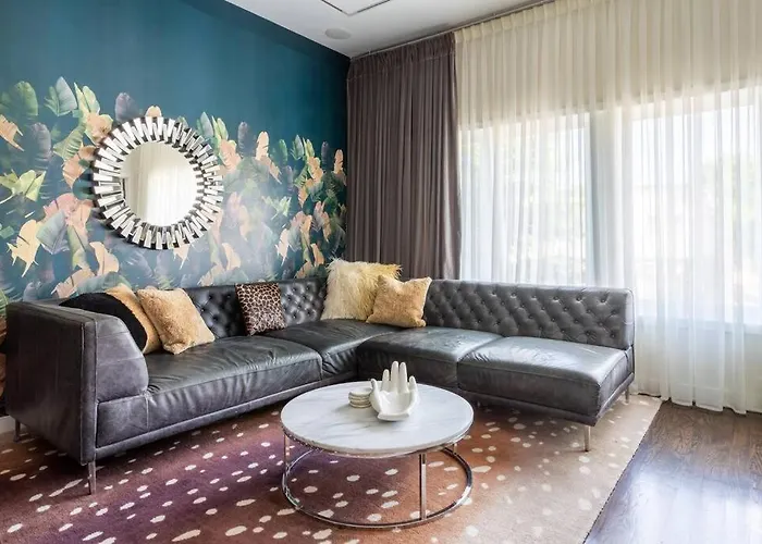 Apartment Duplex 3 Bed 2 Bat Steps From Lincoln Square