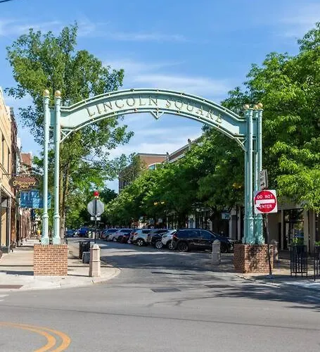Duplex 3 Bed 2 Bat Steps From Lincoln Square Apartment Chicago