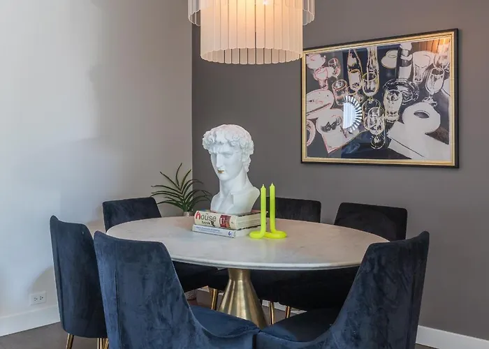 Apartment Duplex 3 Bed 2 Bat Steps From Lincoln Square *