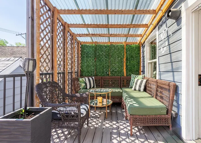 Duplex 3 Bed 2 Bat Steps From Lincoln Square